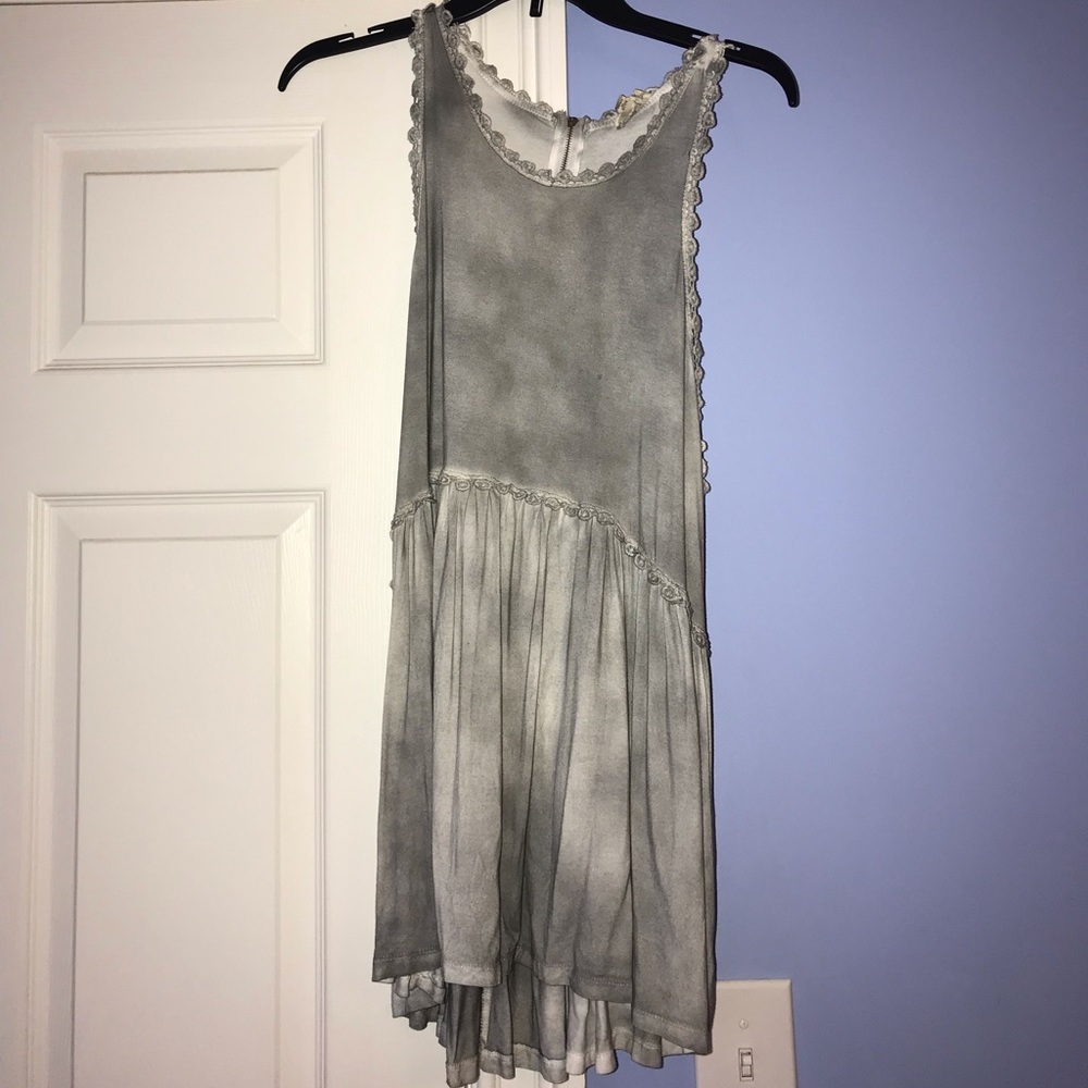 Flowy gray dress with gold zipper!